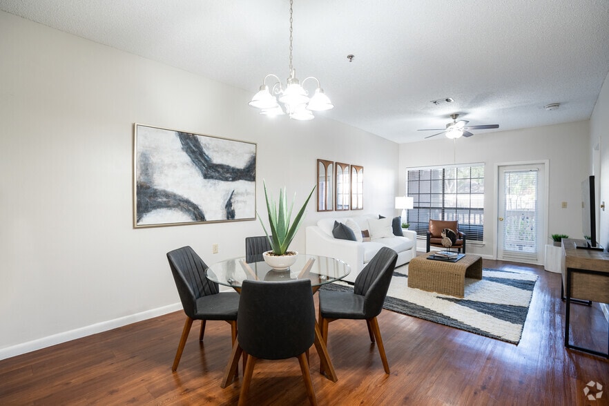 1BR 2BA- 930SF -Dinning Room - Encino Luxury Apartments
