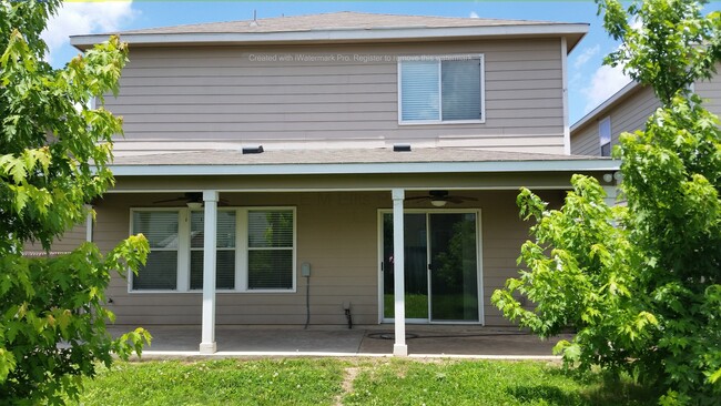 Building Photo - Huge 4/2.5/2 * In Desirable Monticello Ran...