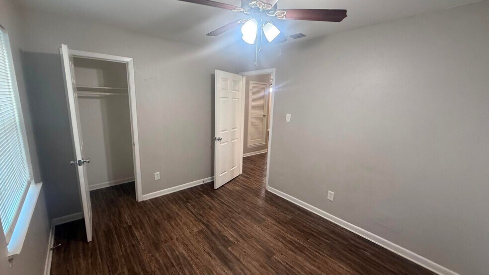 Building Photo - 2520 Normont Cir
