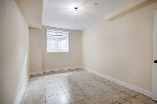 Building Photo - Make this your home today! Come rent with ...
