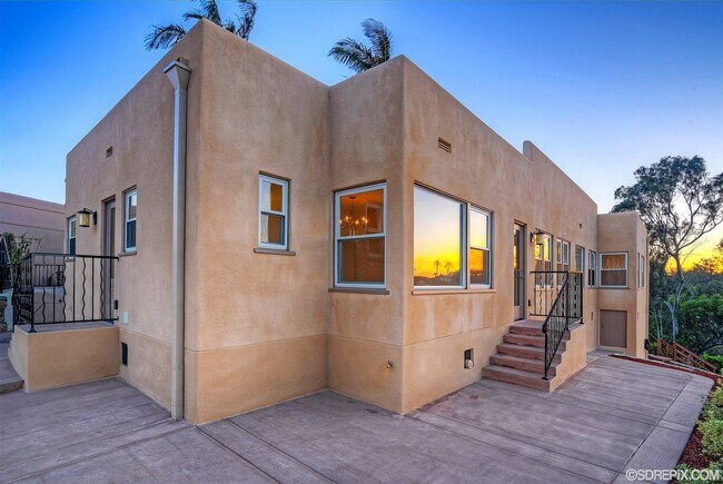 Building Photo - Modern 2 bedroom 2 bath home in Kensington Heights!