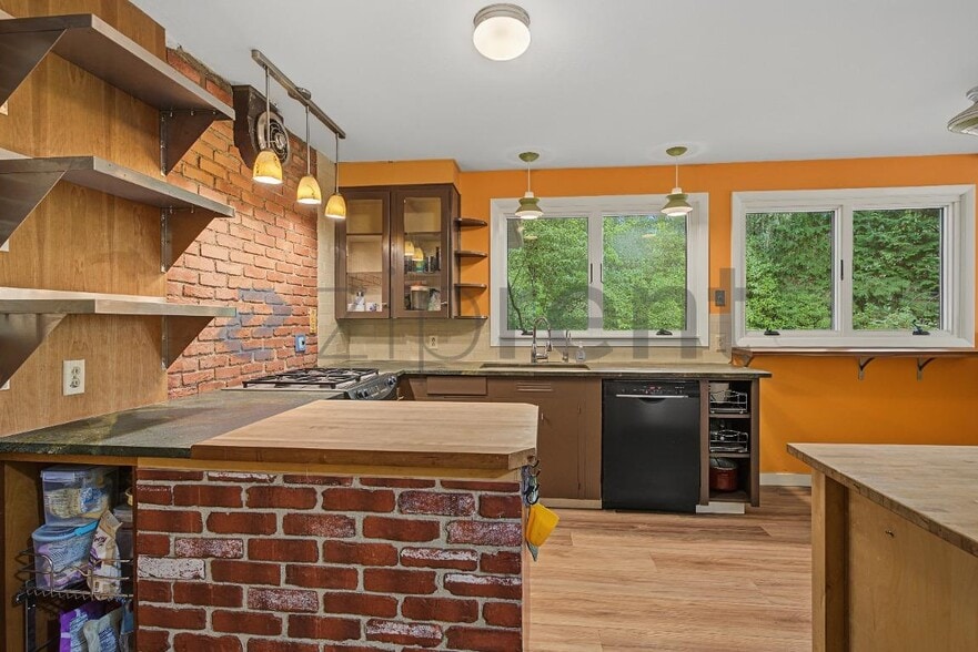 Building Photo - Unit