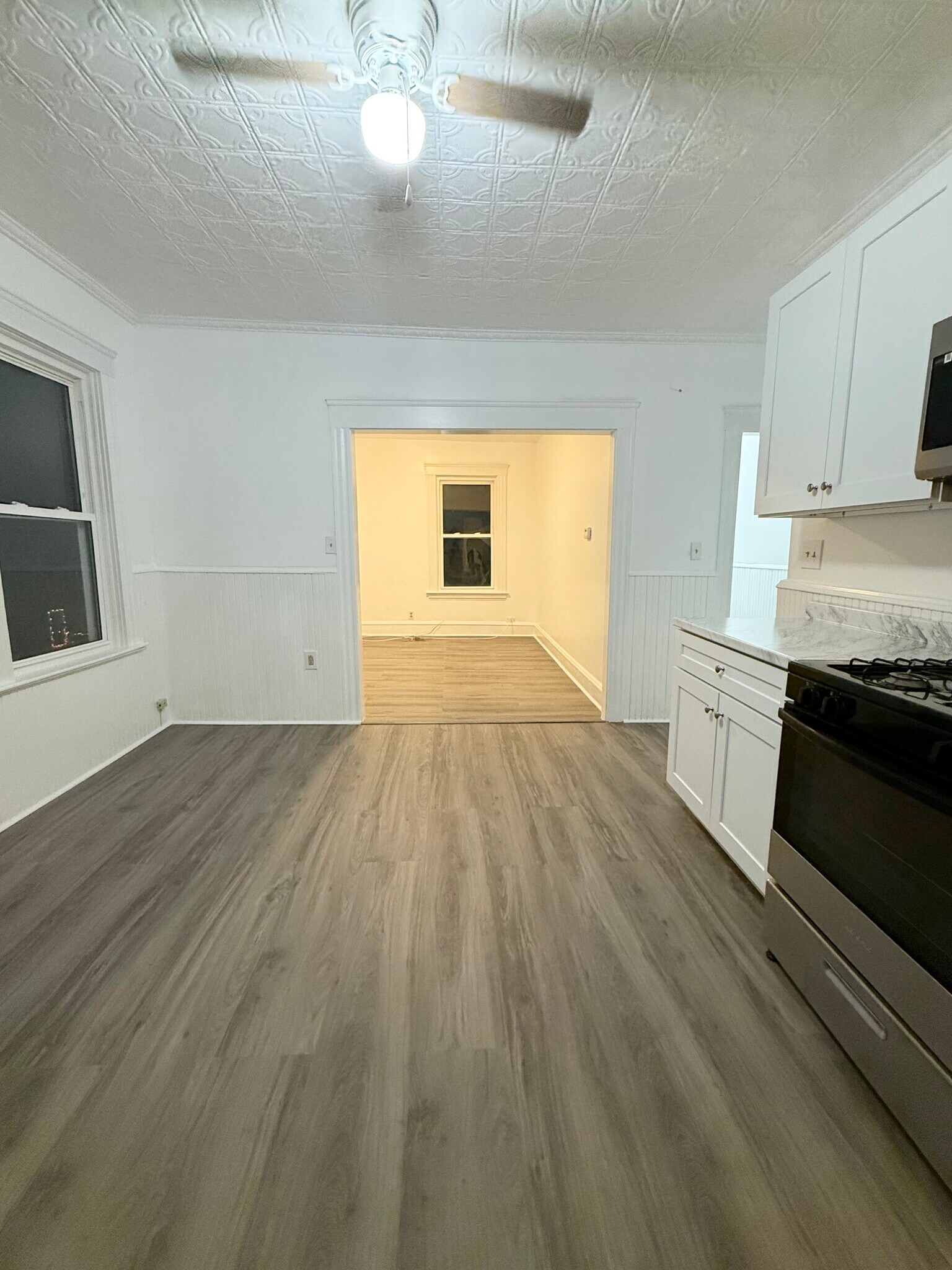 Building Photo - 242 4th Ave