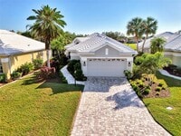 Building Photo - 561 Fallbrook Dr