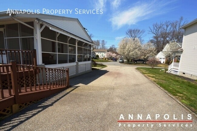 Building Photo - 907 Hillside Ave