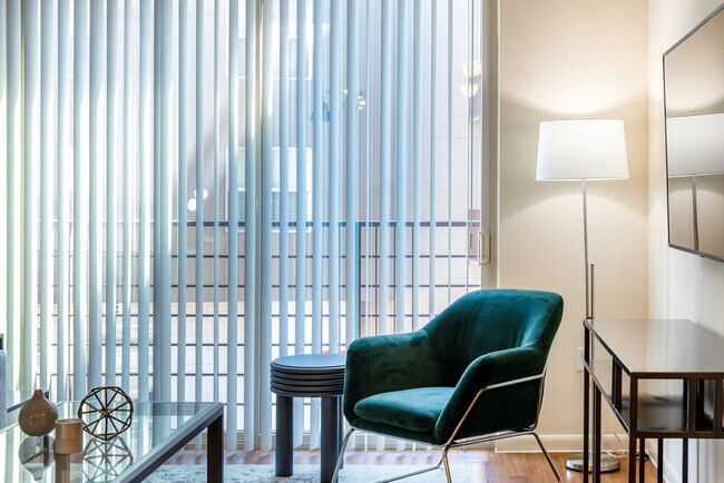 Building Photo - 3001 Esperanza Crossing