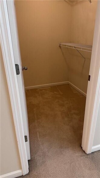 Building Photo - 283 Oakland Hills Way