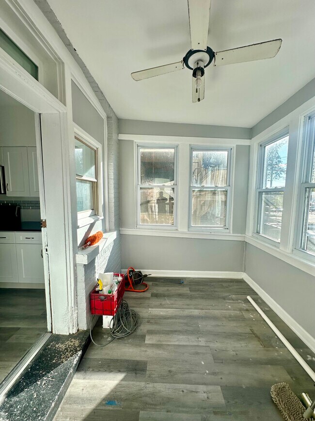 Building Photo - 6442 N Bosworth Ave