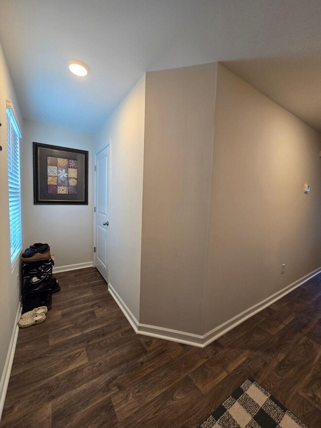 Building Photo - 1762 Camazay Dr