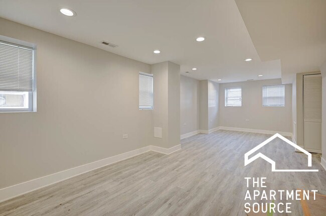 Building Photo - 2935 N Lawndale Ave