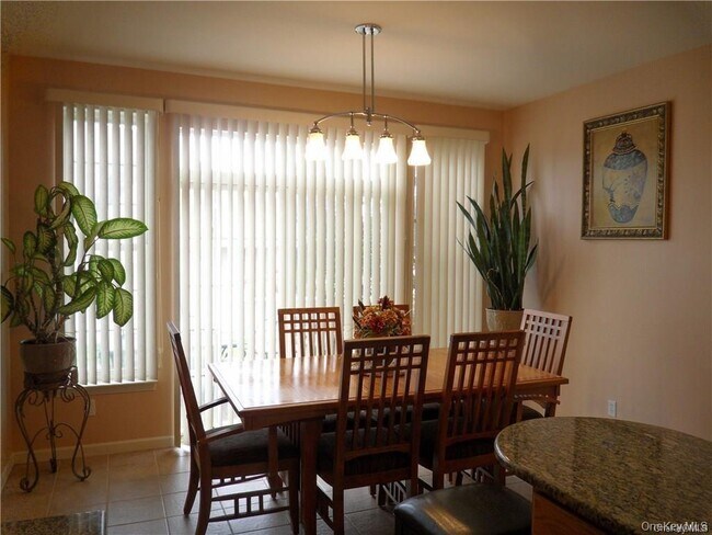 Building Photo - 6 Blackmoor Ct