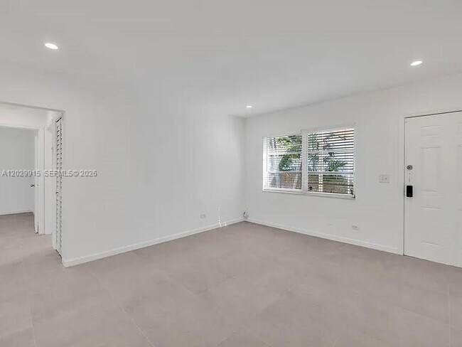 Building Photo - 545 NE 64th St