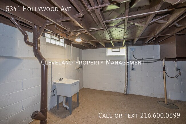 Building Photo - 5341 Hollywood Ave