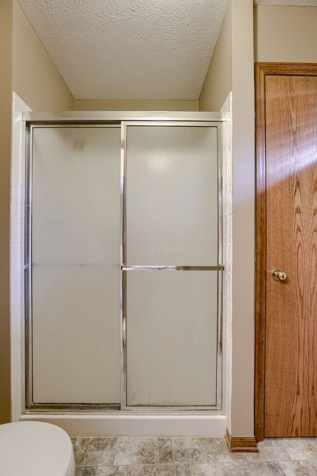 Building Photo - Millard 3 Bedroom!!