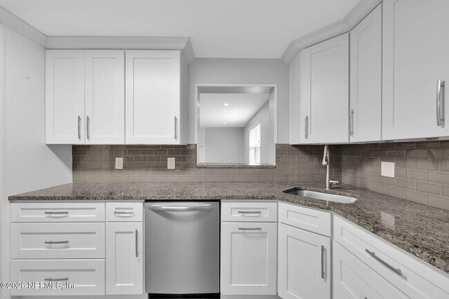 Building Photo - 1104 Boca Grande Ave