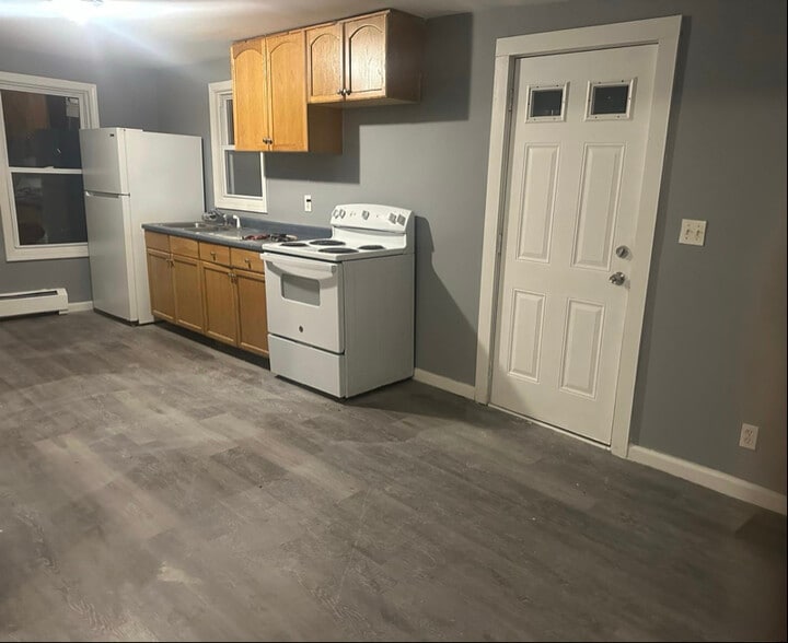 Building Photo - 126 West St