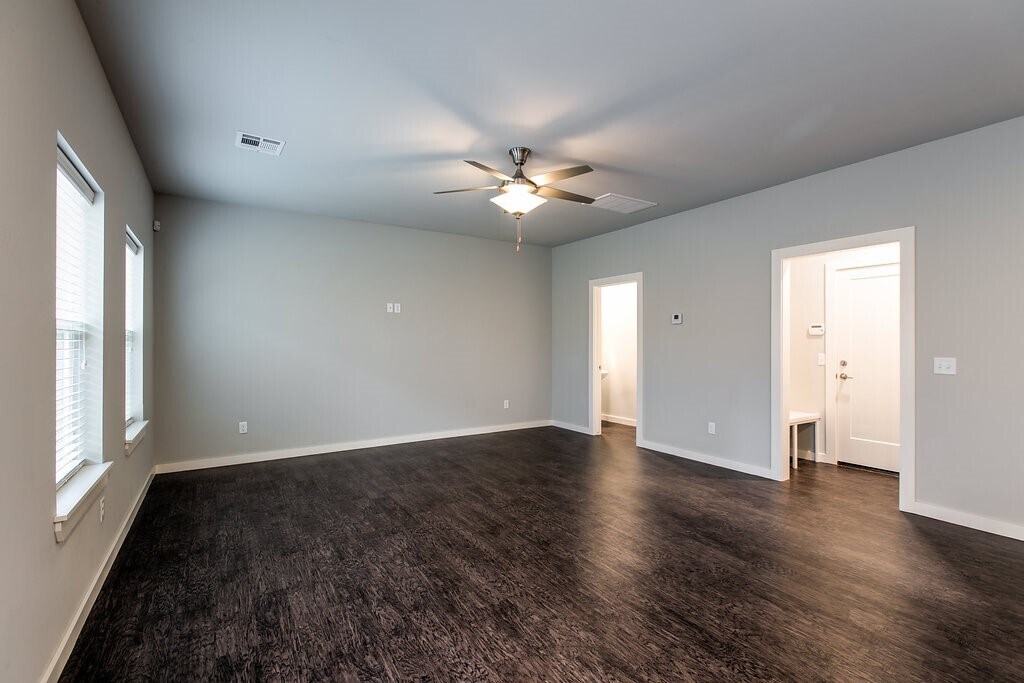Building Photo - 17612 Sunny Hollow Rd