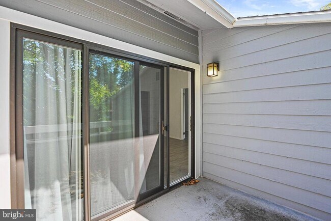 Building Photo - 11039 Villaridge Ct