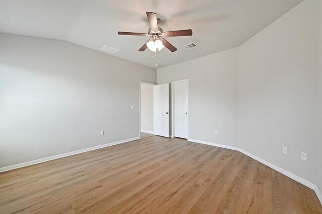 Building Photo - 411 Langely