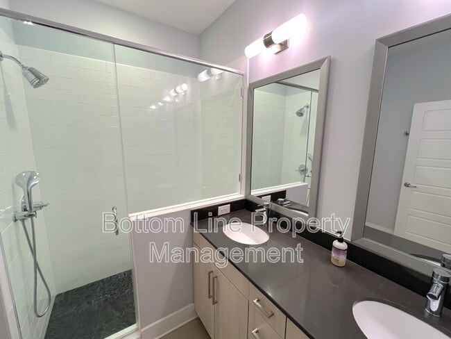 Building Photo - 211 Doggett St