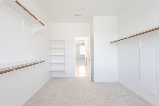 Building Photo - 4808 S Tangerine Way