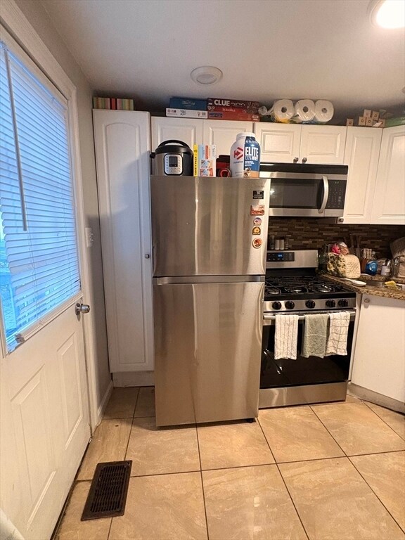 Building Photo - 254 Hurley St