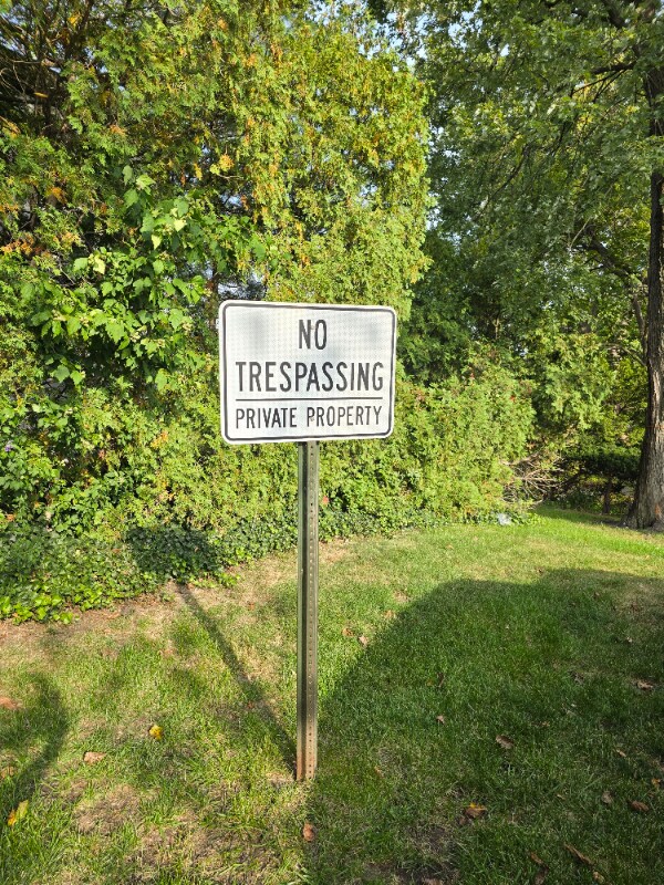 Building Photo - 821-21 Creek Ct