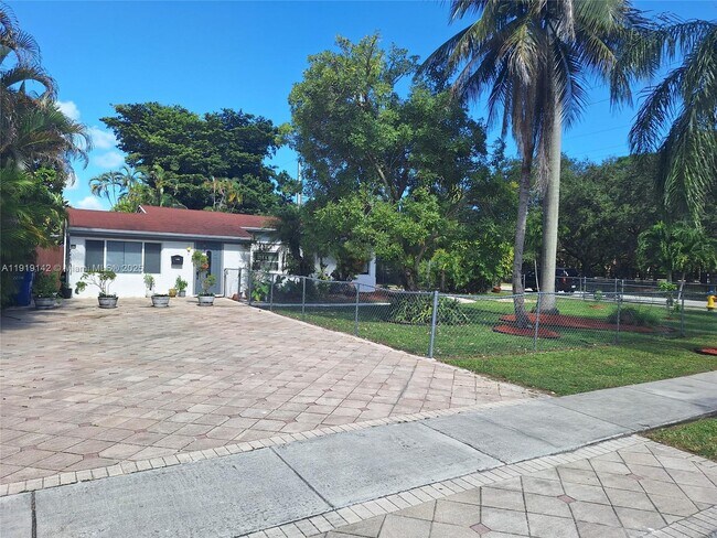 Building Photo - 2199 NE 182nd St