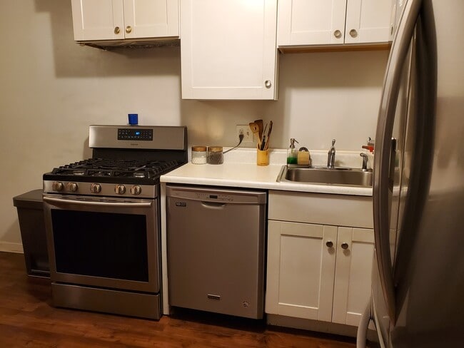 Building Photo - 2785 Bingham Dr