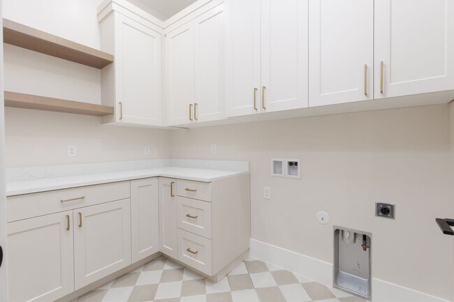Building Photo - 2926 Naboo Ln