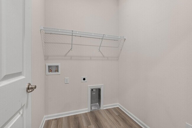 Building Photo - 46 Poplar Dr