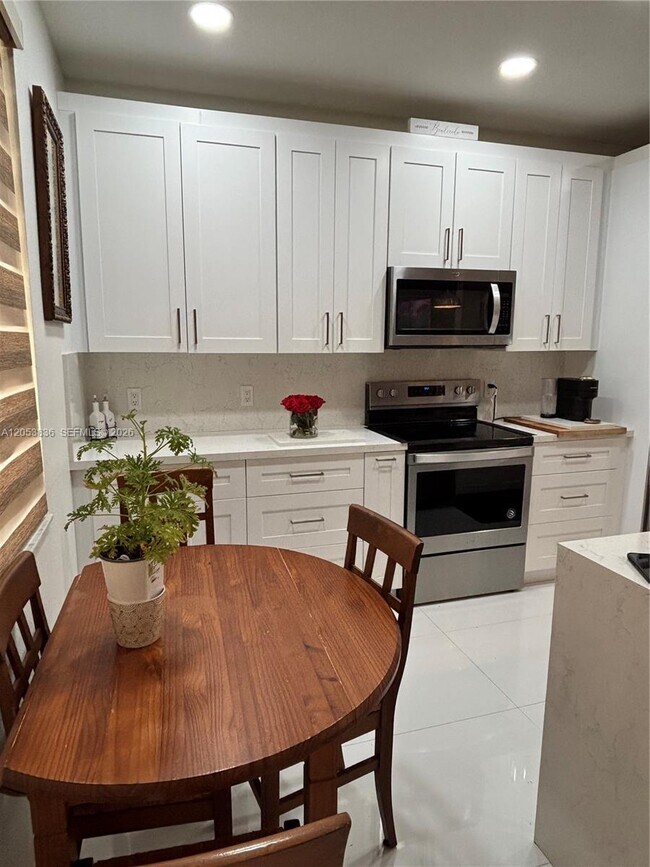 Building Photo - 1362 Canary Island Dr