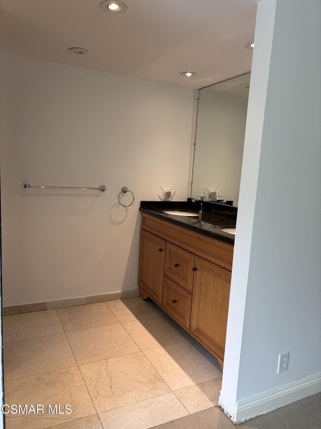 Building Photo - 28649 Acacia Glen St