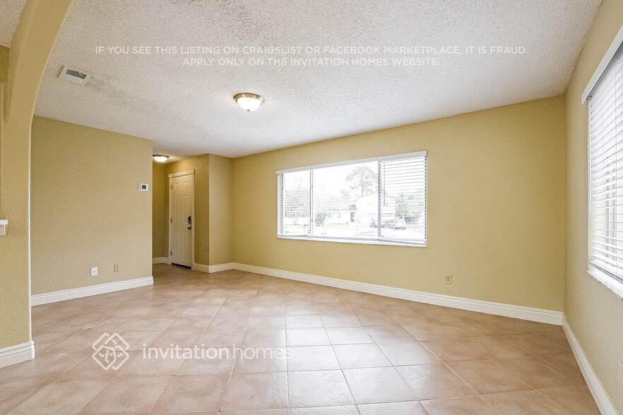 Building Photo - 113 Woodfield Ct