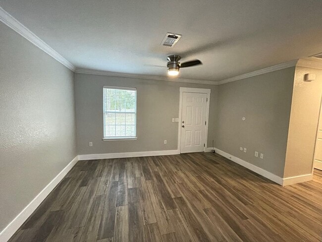 Building Photo - 4038 Freddies Ln