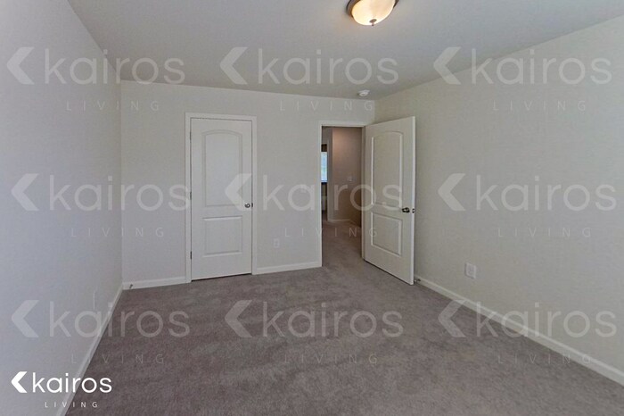 Building Photo - 204 Glenoaks Dr