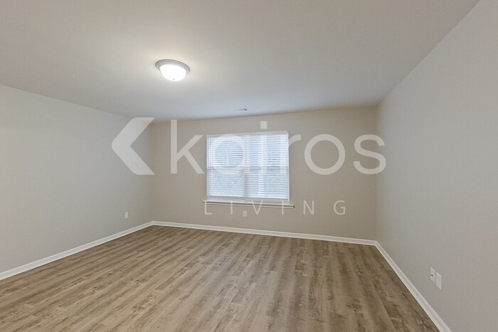 Building Photo - 136 Western Red Cedar Dr