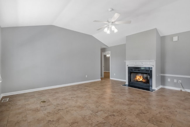Building Photo - 2149 Hollandale Cir