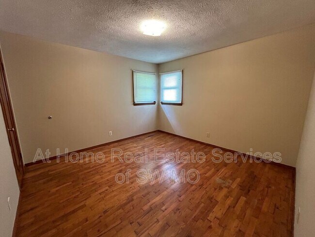 Building Photo - 1502 E Berkeley St