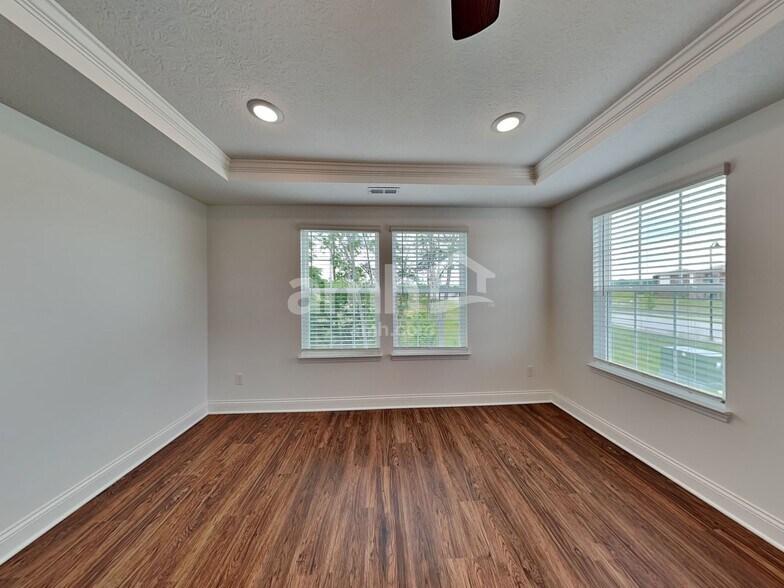 Building Photo - 8268 Northpoint Dr
