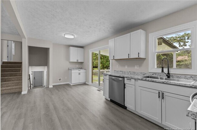 Building Photo - 7326 Hyannis Dr