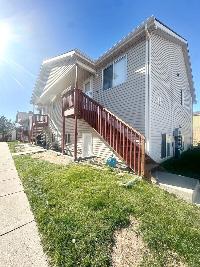 Primary Photo - 216 Country West Rd