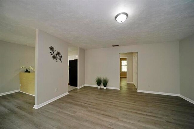 Building Photo - Charming 2BR Unit in Tallahassee