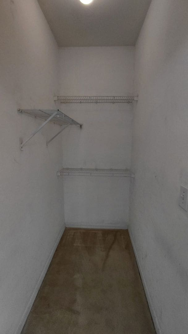 Building Photo - Spacious 3 bedroom, 2 bath Condo located i...