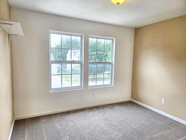 Building Photo - 5358 Woodrush Ave