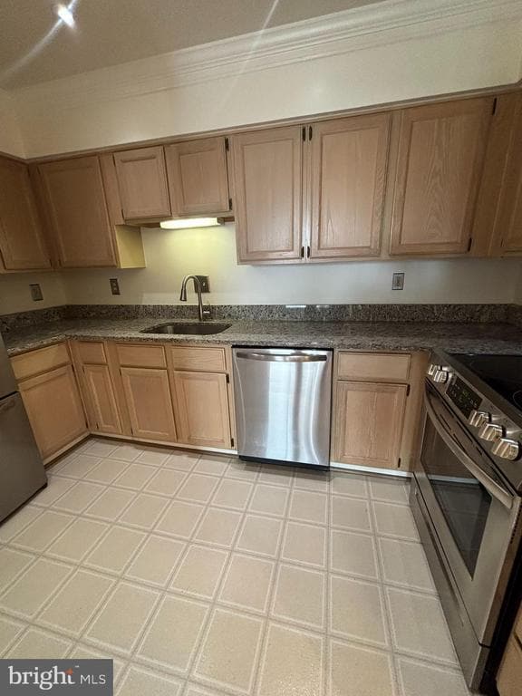 Building Photo - 3115 Patrick Henry Dr