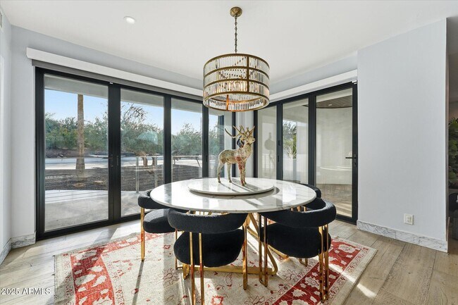 Building Photo - 3112 E Palo Verde Dr