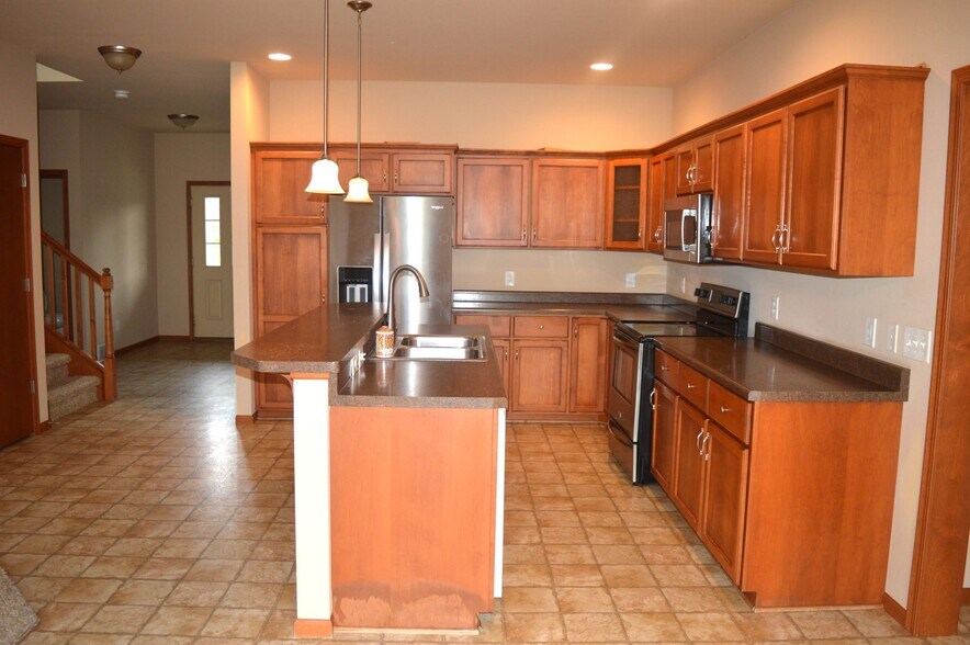 Building Photo - 708 Sundance Dr