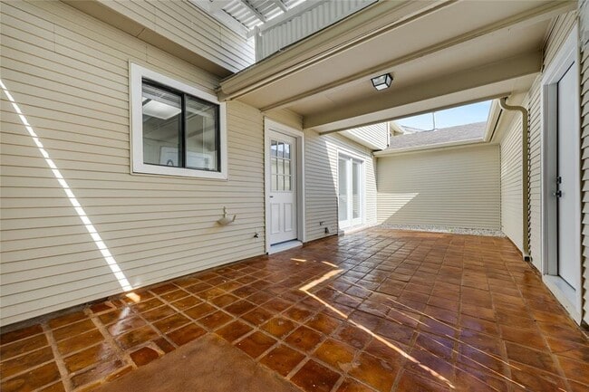 Building Photo - 7131 Chimney Corners