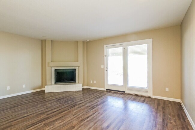 Building Photo - 6772 W Morrow Dr